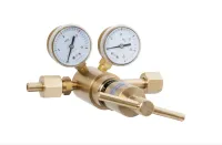 Регулятор баллонный AMFLO R86RIN-677R (Ar, He, N2, Air)  латунь  с 2-мя манометрами, давление на входе до 350 бар. PRV. произв 30м3/час / Regulator R86RIN-677R relief valve