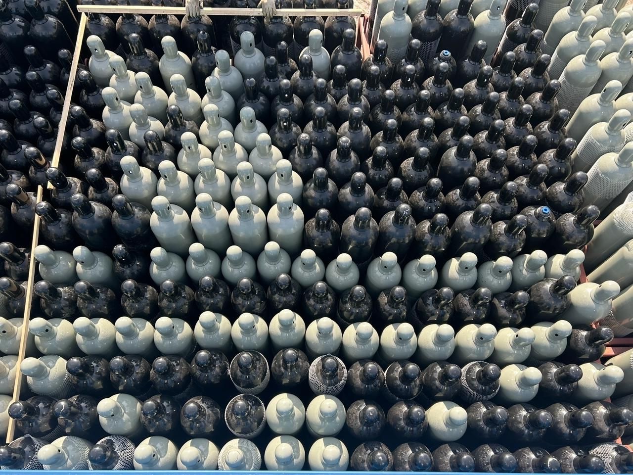 Полный контейнер баллонов 350 шт. под сжатые газы (O2, N2, Ar, He, CH4, Mix) 50/200 бар УС новые без вентиля ТР ТС 032 горловина Е25